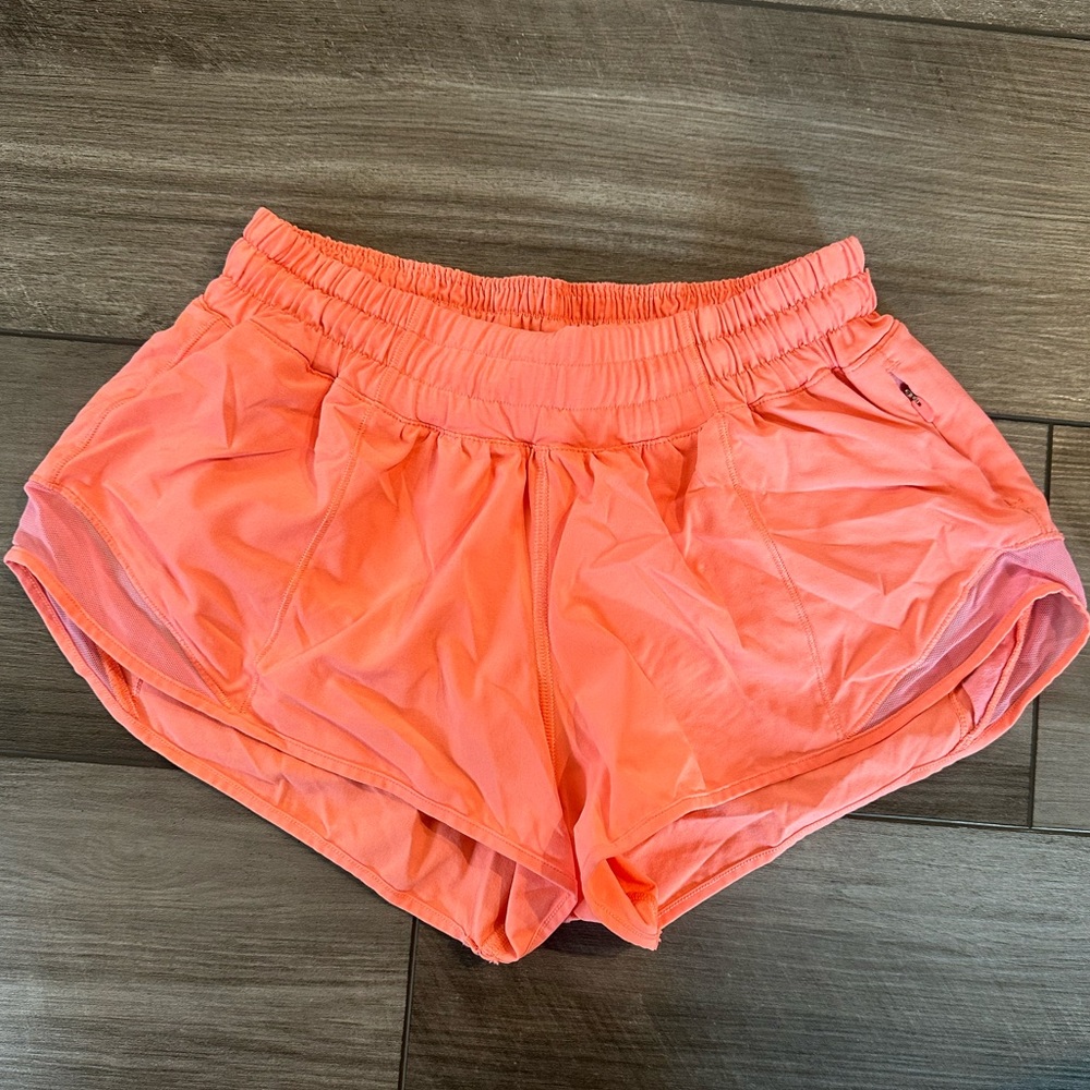 *RARE* hot peachy pink lululemon hotty hot shorts 2.5in size 4